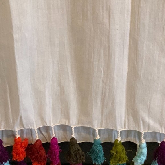 Cotton scarf, white with multi-coloured tassels, 4 feet x 2 feet - Picture 6 of 7